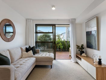 Best of Both Worlds- Apartment + Land