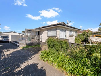 Single Level Living- Full Site 608m²