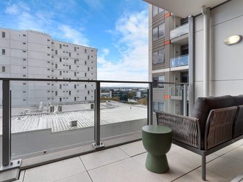Modern. Bright. Freehold