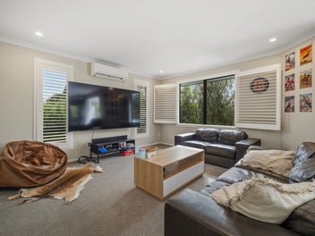 Live the lake life – Rainbow Point retreat