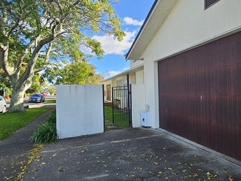 Image 1 of 20