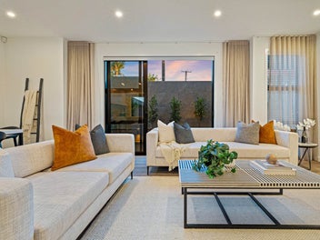 GZ Brand New Luxury Home