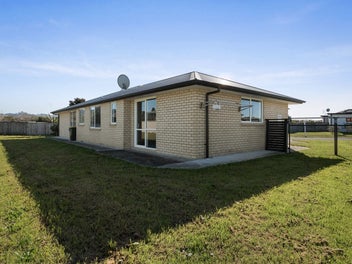 Outstanding Value in Athenree!