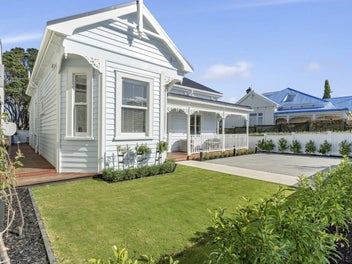 Single level, luxury living