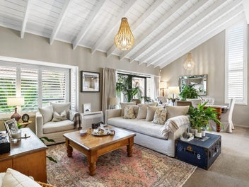 Beautifully Presented & Effortlessly Stylish