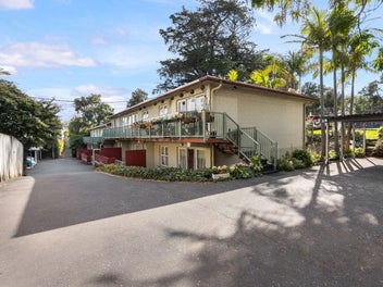 MUST BE SOLD - SOLID INVESTMENT - TOP LOCATION!!