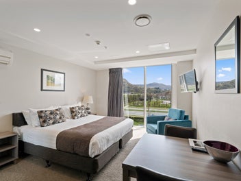 Managed Apartment with Fixed Rent and Free Stays!