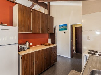 Urgent sale - vendors say present all offers