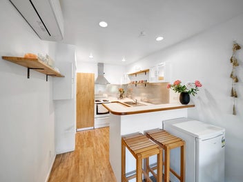 Lakeview Gem. Invest or Nest. Fully Furnished