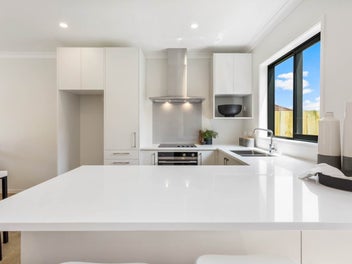 Stylish Modern Living – Central Auckland Location!