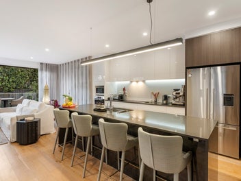 Modern Elegance Meets Family Comfort in Glendowie