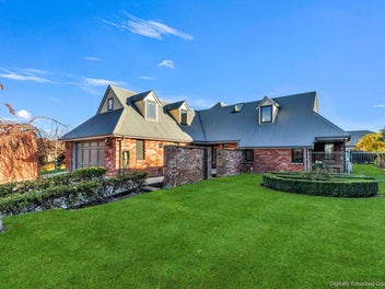 Roydon Retreat | Designed for Light & Life
