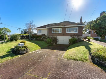 Endless Potential with Harbour Views