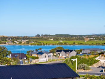 Coastal Paradise Awaits!