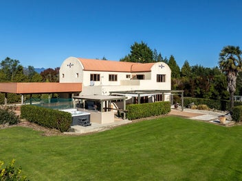 Live, grow and earn – All from home