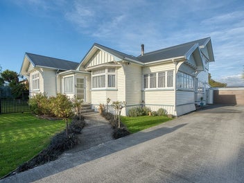Classic Villa, Entertainers Delight
