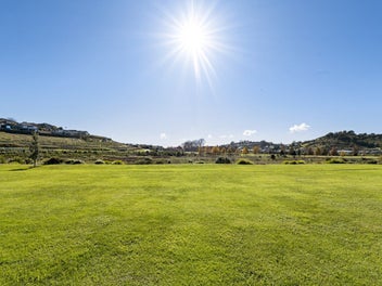 Stunning 3,315m2 Blank canvas in the City!