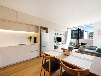 Gorgeous Erskine Townhouse