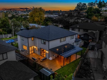XL Sized Quality Living with Income Stream!