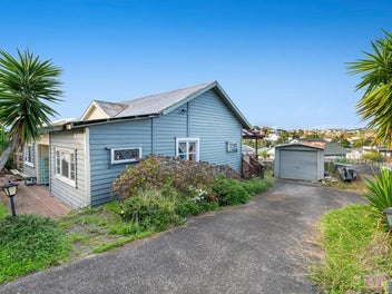 Priced to Sell Fast - Stanmore Bay Steal