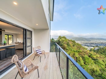 SOPHISTICATED LIVING STARTS HERE