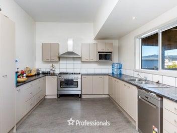 Spacious Home in the Heart of Petone