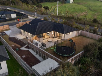 Enjoy The Good Life | Waimauku Gem