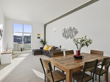 Bask in ‘The Banks’ | BEO $625,000
