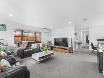 LAST WEEK OF OPEN HOME 4 Beds FREEHOLD BRICK&TILE