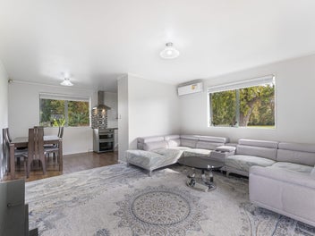 FREEHOLD! 3BED! RENOVATED!