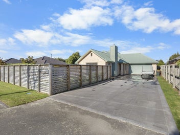 Urgency meets opportunity - priced to be sold