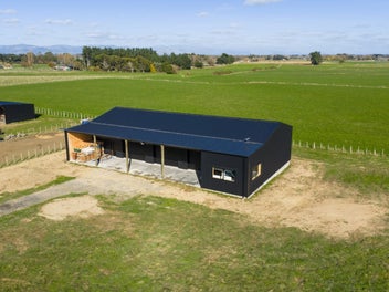Did you say big shed! And nearly 4 acres!!