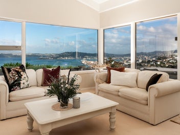 BREATHTAKING HARBOUR VIEWS