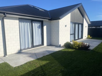 Image 1 of 8