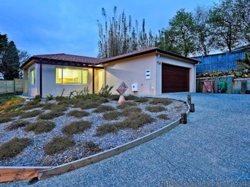 Image 1 of 7