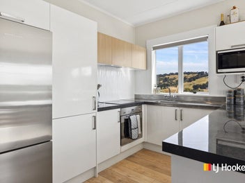 Your Perfect First Home -- Move in & Enjoy!