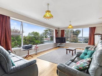Four beddie brick beauty with double glazing