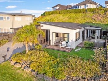 Orewa Living at Its Finest Point