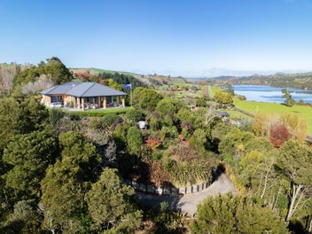 Premium property, premium lake views