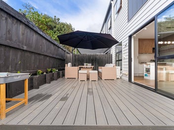 Best in the Block. Large Kitchen & Dining