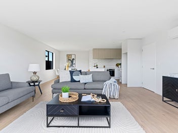 New Build in Prime Location - Move in Now!