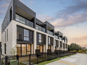 Eastwood Terrace Home! Ready to Move In.