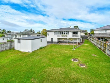 Family Haven - Freehold 888m2