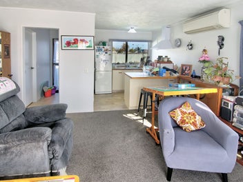 Cosy Townhouse! BEO $399,500