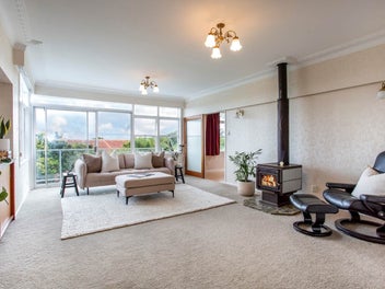 Parkside Paradise With Room For All