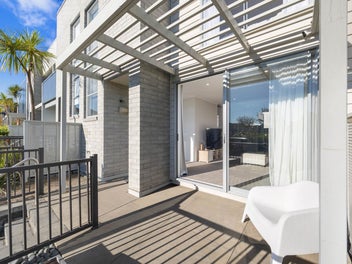 Stylish, Easy-Care Living in Stonefields