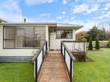 Tranquility Meets Potential on Tudor Road!!
