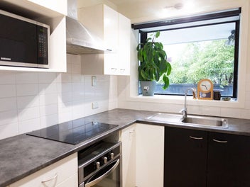 Easy Living Opposite Queenspark Reserve!
