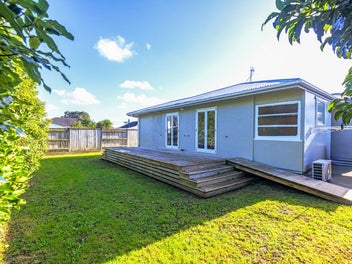 Double Glazed plus Double Garage Delight