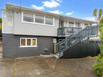 Versatile Family Living in Prime Location